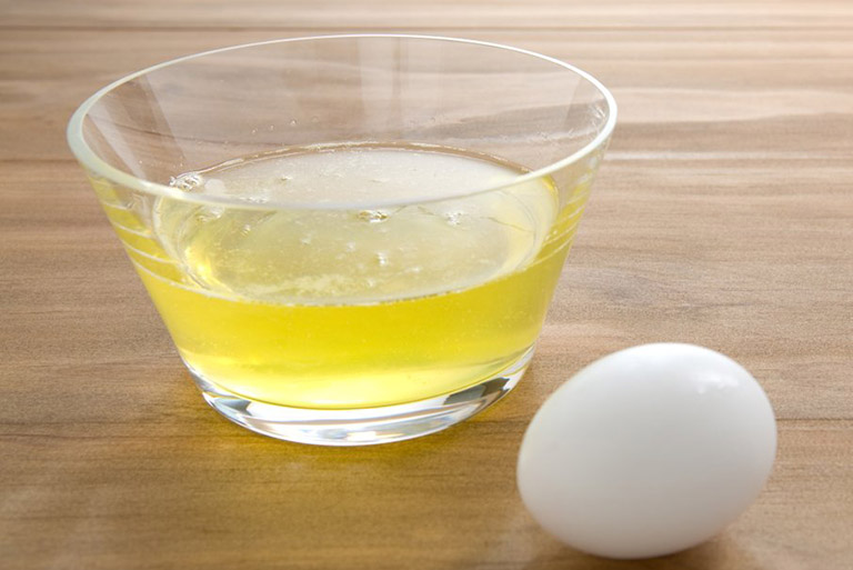 cách dùng lòng trắng trứng chữa dị ứng da mặt