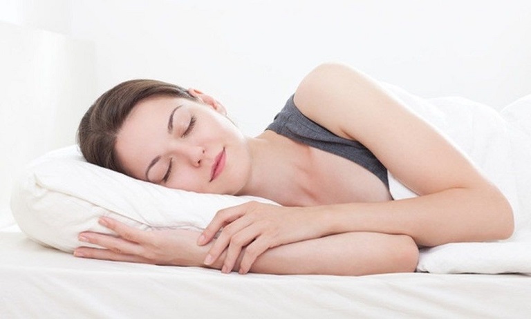 Ngủ đủ giấc tốt cho sức khỏe xương khớp và nhiều cơ quan trong cơ thể con người