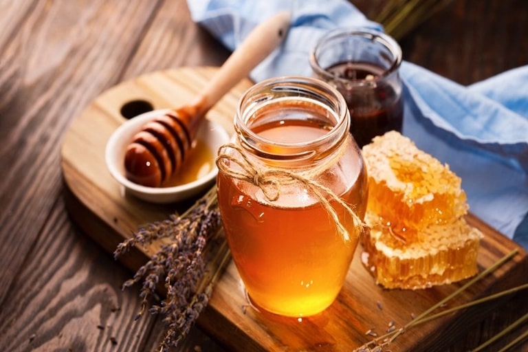 Sử dụng mật ong là bài thuốc điều trị bệnh an toàn, nhanh chóng tại nhà