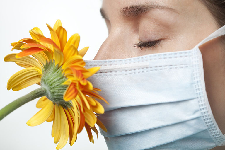 Người bị dị ứng phấn hoa có nguy cơ cao mắc các bệnh về hô hấp