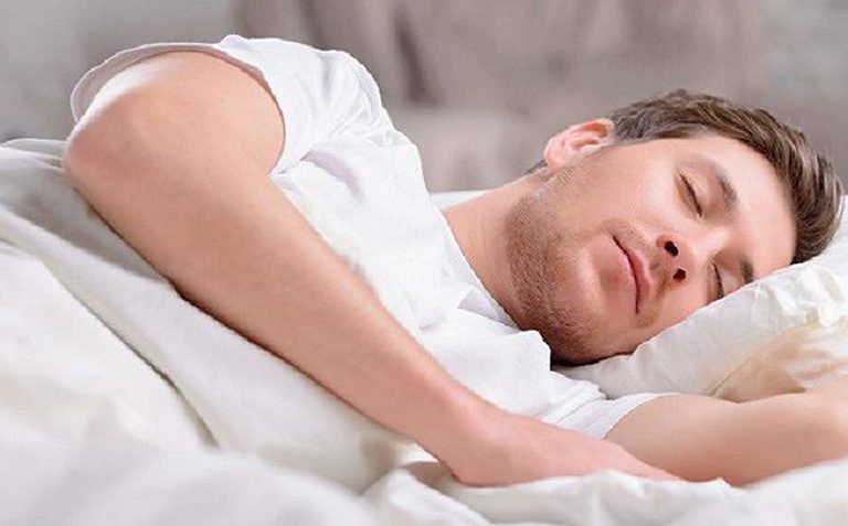 Phái mạnh chú ý ngủ đủ giấc để tăng cường chức năng sinh lý