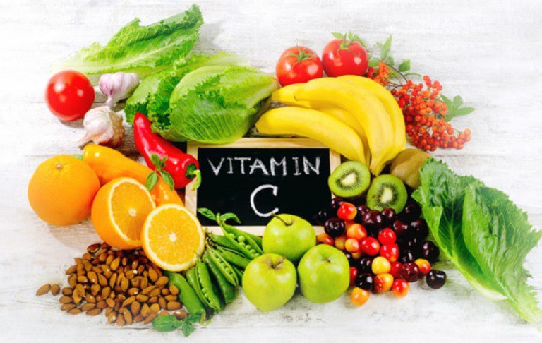 Bổ sung dưỡng chất thiếu yếu cho cơ thể, chẳng hạn như vitamin C