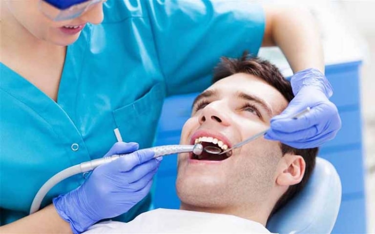 Việc niềng răng hô đòi hỏi được thực hiện bởi bác sĩ có trình độ chuyên môn cao