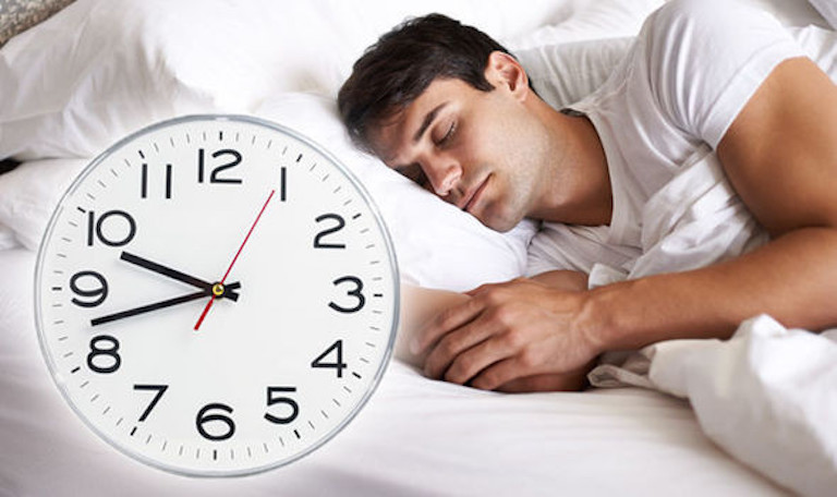 Hãy duy trì một thói quen ngủ tốt và đúng giờ để có tinh thần thoải mái vào hôm sau