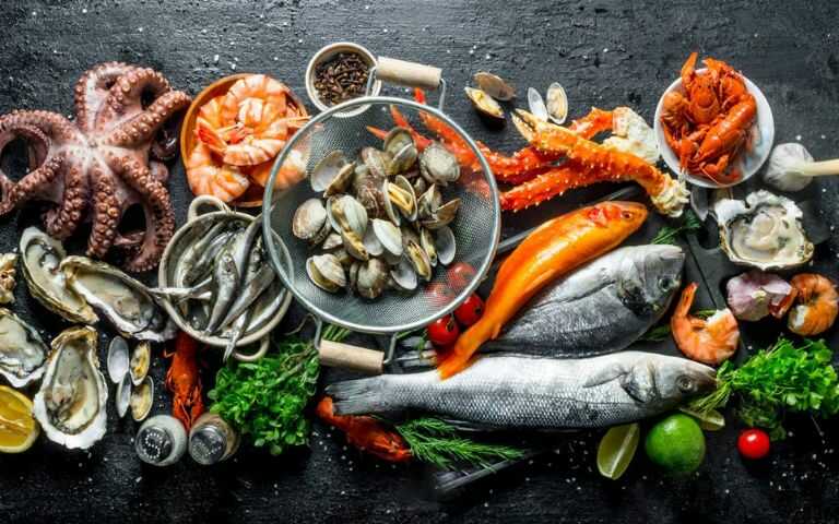 Các loại hải sản đều chứa rất nhiều chất dinh dưỡng tốt cho sức khỏe các quý ông