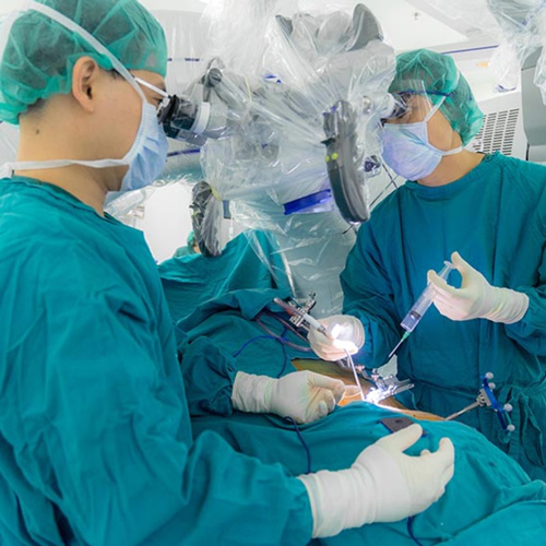 Phẫu thuật truyền thống được nhiều bác sĩ tư vấn cho bệnh nhân