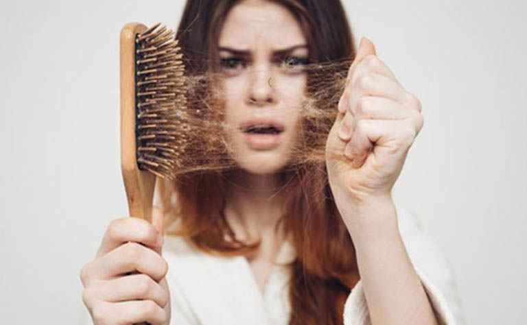 Tình trạng rụng tóc tuổi dậy thì không quá đặc biệt là ai cũng có thể mắc phải