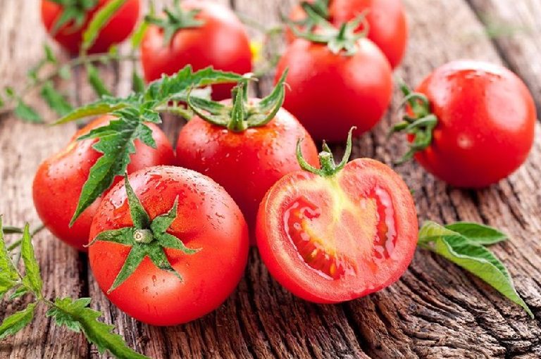 Vitamin và khoáng chất có trong cà chua giúp tăng cường sinh lý nam