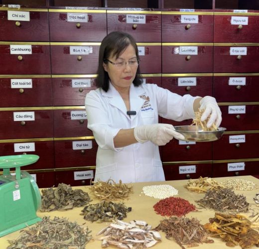 bac-si-van-anh-boc-thuoc-1
