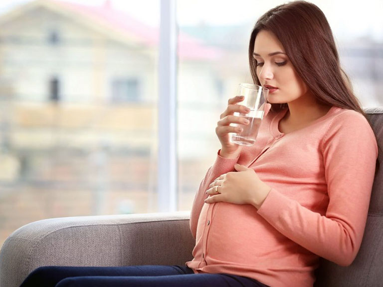 Bị viêm họng trong 3 tháng đầu mang thai