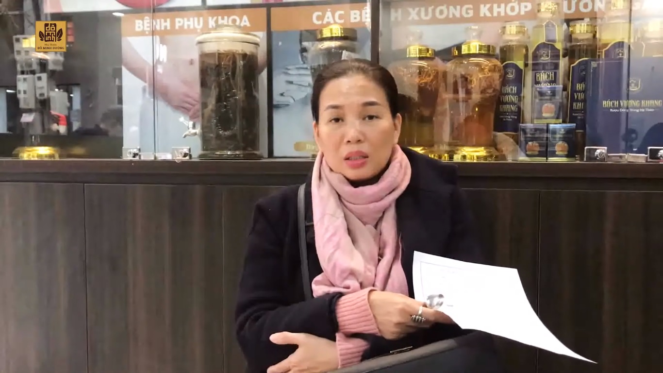 Mẹ bé Quang Minh chia sẻ trong buổi thăm khám cho con tại Đỗ Minh Đường