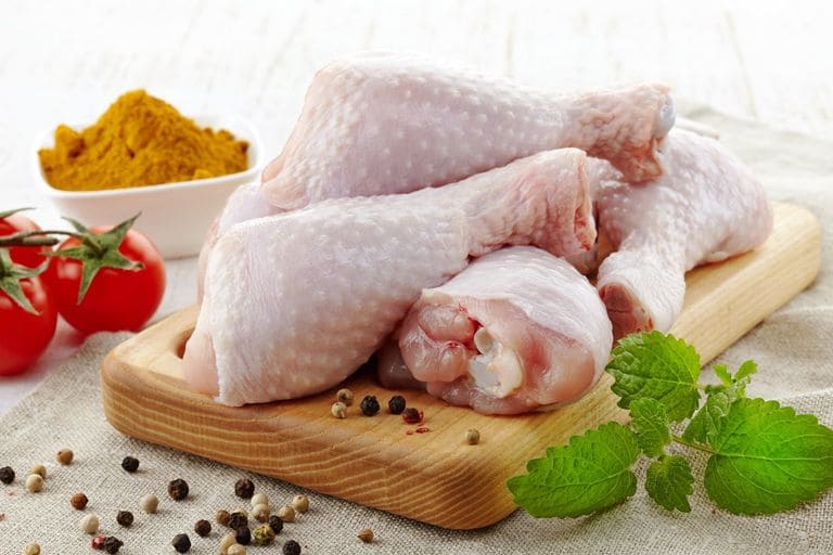 Bị viêm tai giữa có nên ăn thịt gà không?