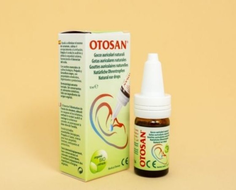 Thuốc nhỏ tai trị viêm tai giữa Otosan nổi bật với thành phần thiên nhiên an toàn, lành tính