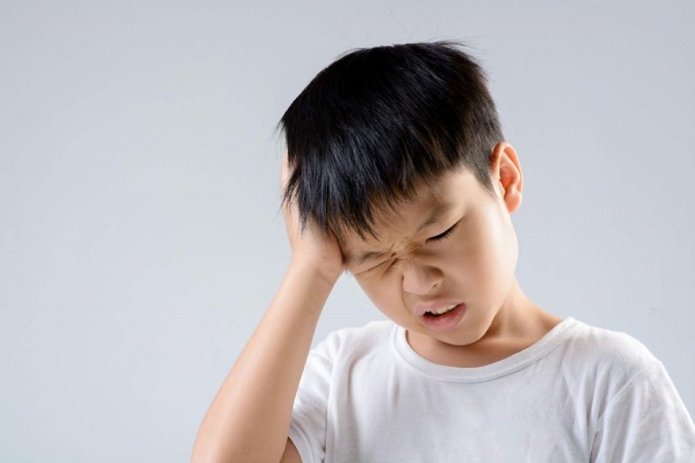 Viêm tai giữa có thể gây ra nhiều biến chứng cho trẻ