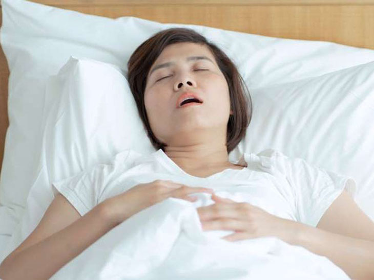 Trào ngược dạ dày khi ngủ gây khó thở