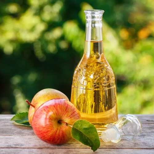Giấm táo có tác dụng cải thiện lang ben ở mặt
